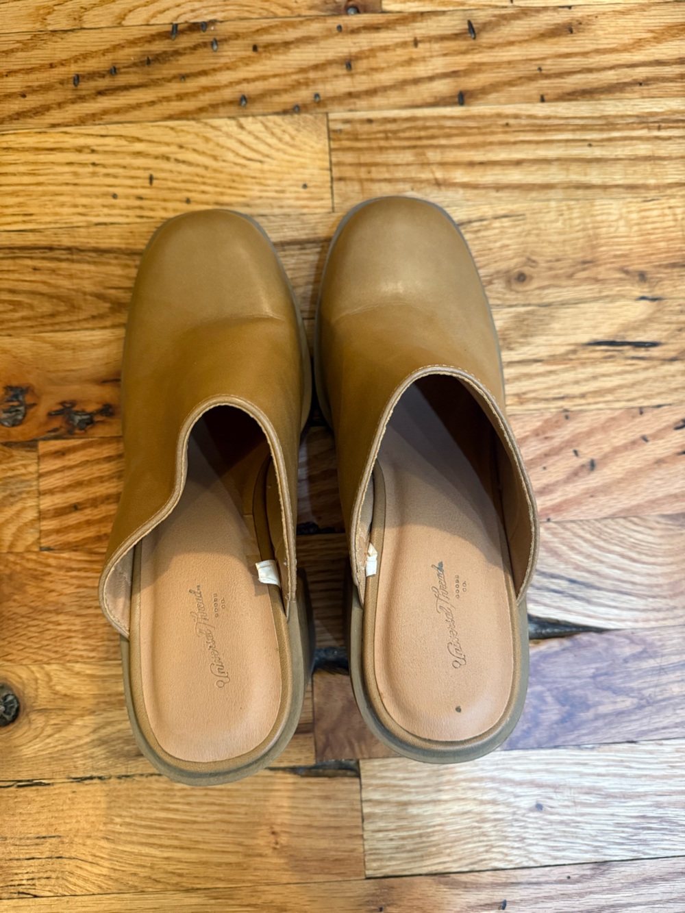 Universal Thread Women's Tan Slip-On Clog Mules